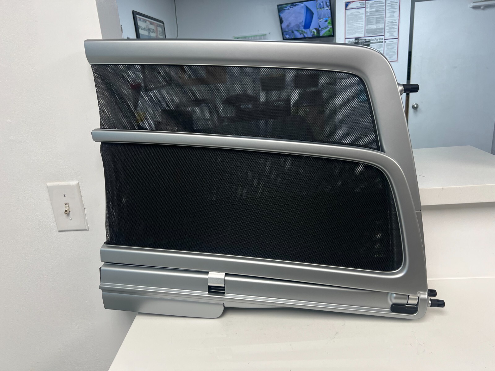 ROLLS ROYCE DAWN WIND DEFLECTOR SCREEN OEM.