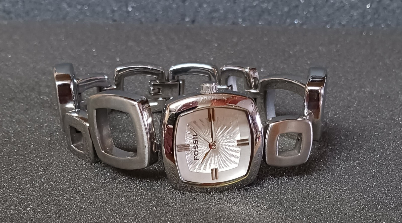 Vintage Ladies Fossil ES1869 Watch Silver-tone