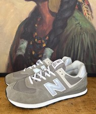 New Balance Men's 574 Classic Core Sneakers Size 11 2E Wide Grey/White ML574EVG