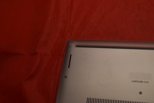 Dell Latitude 5320 Used 13.2" i5-1135G7, 256GB NVMe, 8GB RAM, Touchscreen - Afbeelding 10 van 16
