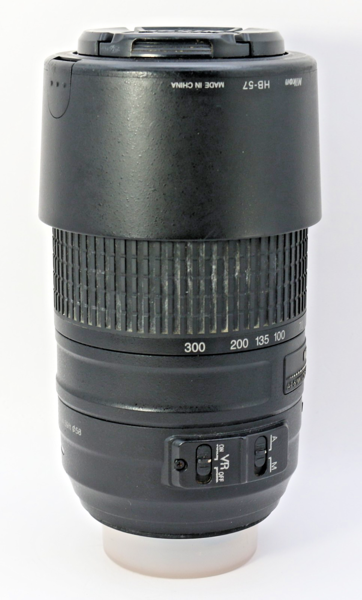 Nikon AF-S DX 55-300mm f/4.5-5.6G ED VR Lens – Tested – w/ Caps