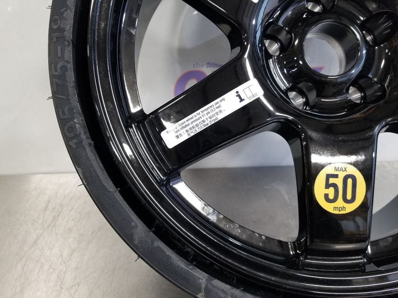 22 2022 MASERATI LEVANTE 18" SPARE WHEEL RIM AND TIRE WITH JACK KIT 