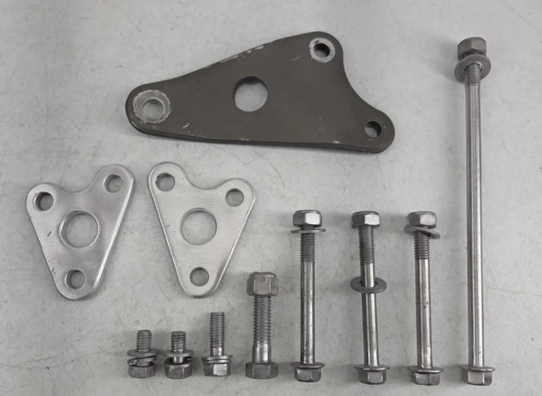 1982 Yamaha YZ490 YZ 490 Engine Motor Mount Parts Bolts