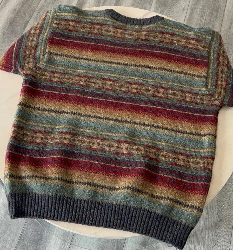 Pendleton Men’s Large Southwestern 100% Wool Fair Isle Crew Neck Sweater. - Image 3 of 4