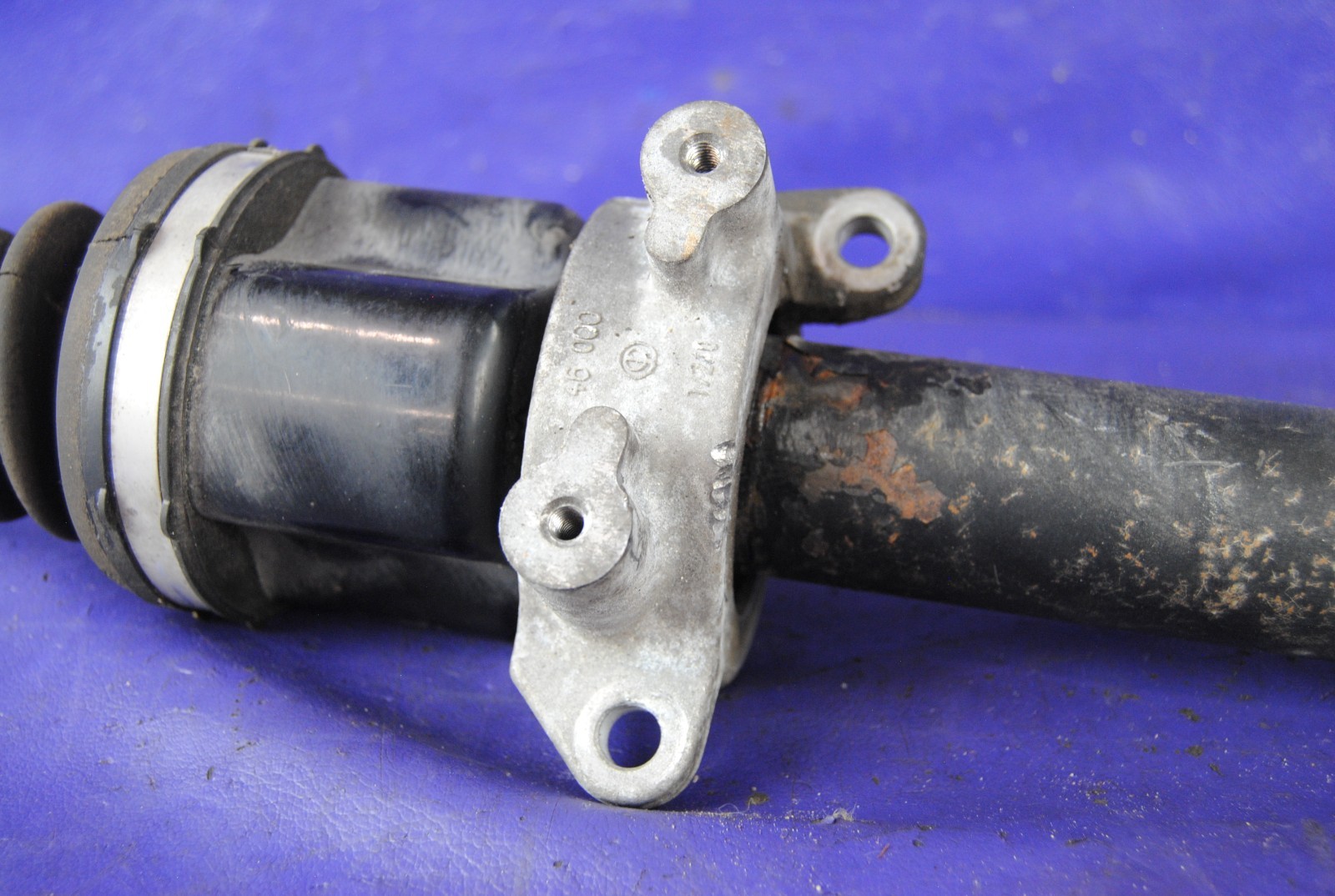 14-19 BMW i8 Rear Right Passenger Side CV Axle Shaft Assembly 33208611320 OEM