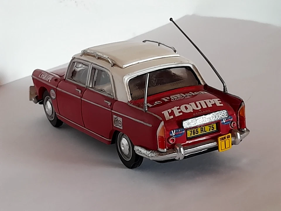 ancienne les miniatures de Norev Peugeot 404 n°51 brevete SGDG 1/43 l'Equipe - Photo 3/4