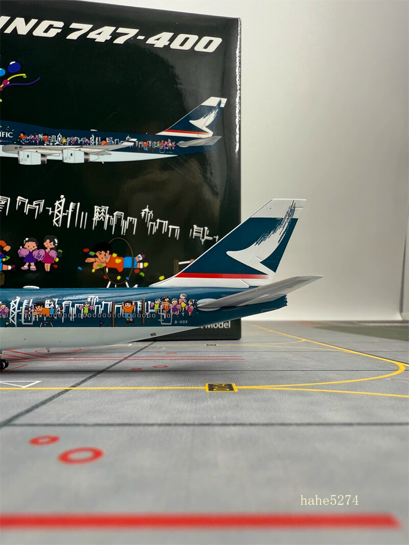 Modèle Réduit Avion Cathay Pacific B747-400 Millennium/Asia Metropolis - Échelle 1/400 - Avec Support