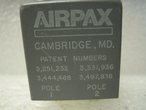 AIRPAX AP12-R TOGGLE SWITCH VOLTAGE 240V HERTZ 400 ***NEW - Picture 4 of 4