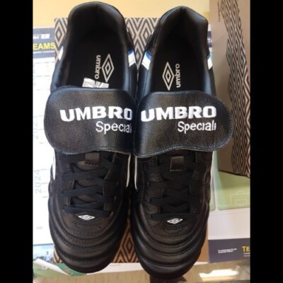 Umbro Speciali Pro FG          199 Euro  Fußballschuh Herren NEU Gr. 9.5  / 44,5