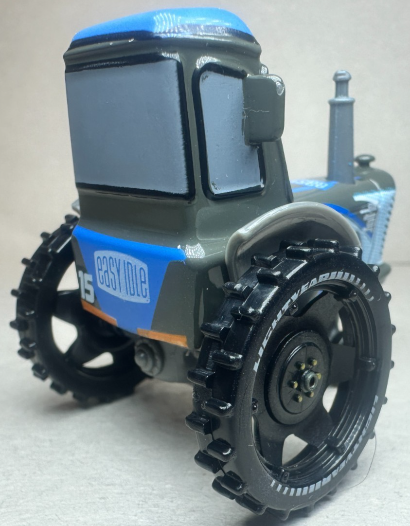 Disney Pixar Cars 3 Easy Idle Racing Tractor Cow #15 Diecast
