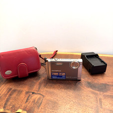 Olympus Stylus 730 All-Weather 7.1 MP Digital Camera Battery Charger Case Card