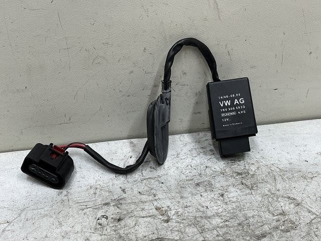 VOLKSWAGEN Polo 2015 DBA-6RCJZ Fuel Computer 1K0906093G [Used] [PA119696254]