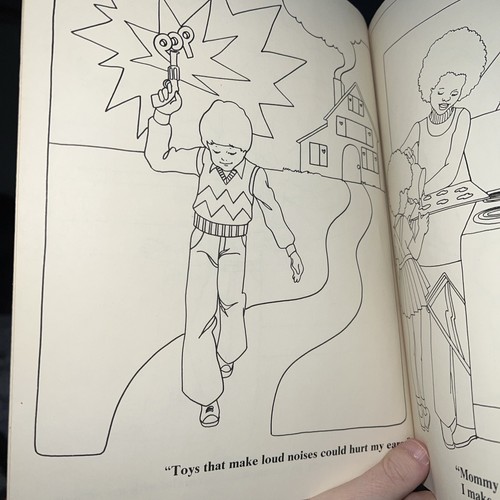 ShopRite Scrunchy Says Toy Safety Coloring Book Vintage 1982 - Picture 9 of 18