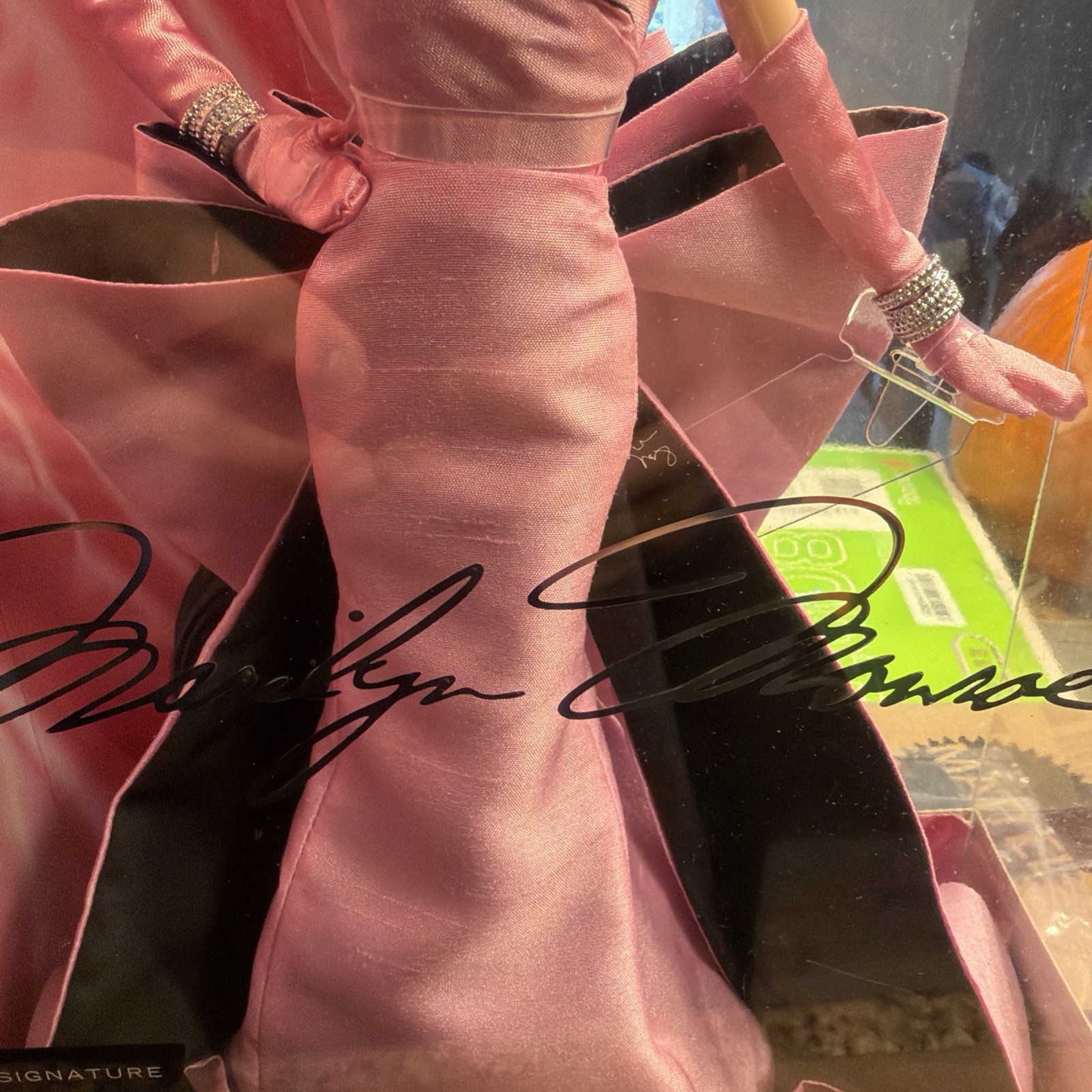 Куклы Barbie 2026 MM100 Marilyn Monroe’s 100th Birthday “Barbie Signature” — фото 3