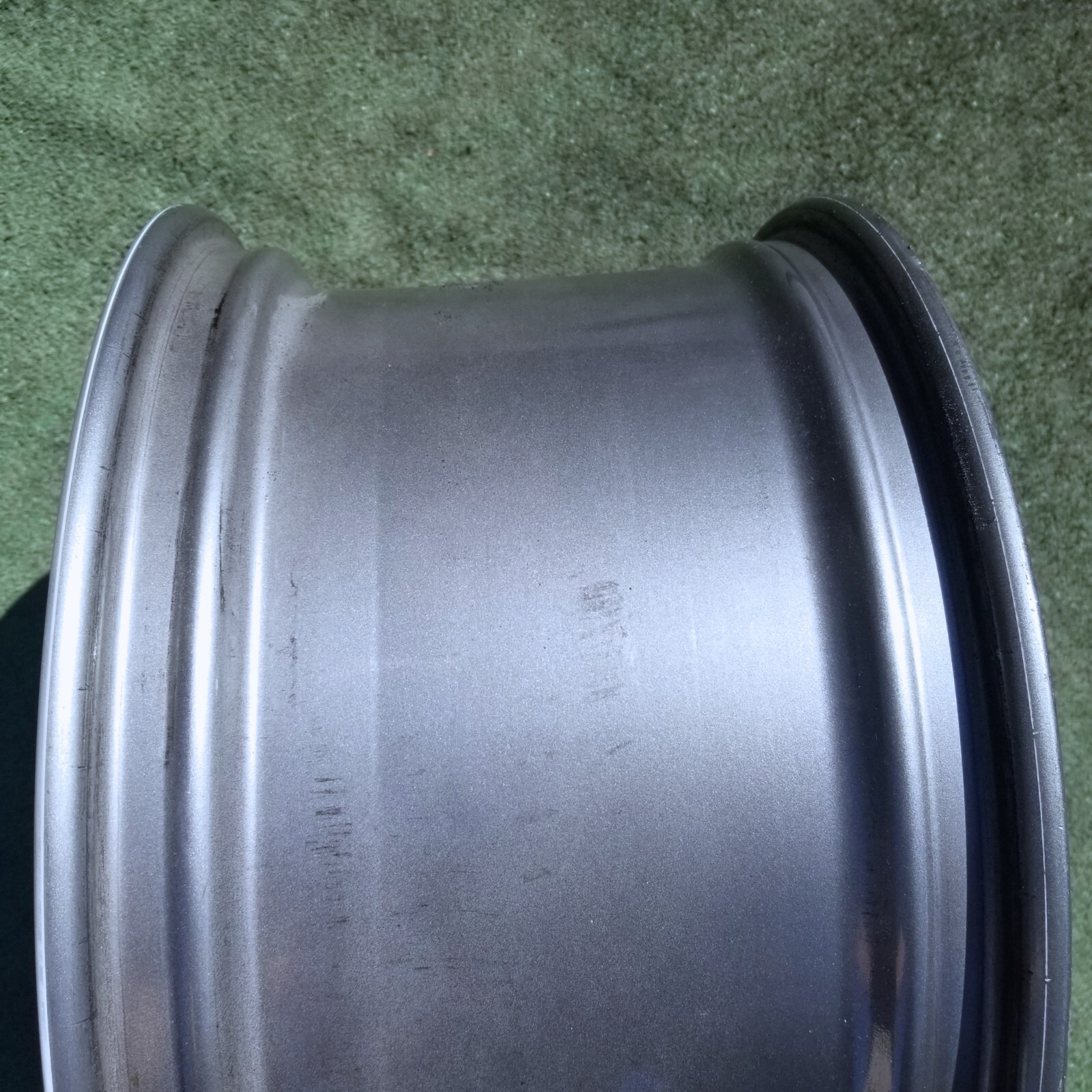 Factory Maserati Ghibli Rear Wheel 18 inch Machined OEM Original 670010981 96001