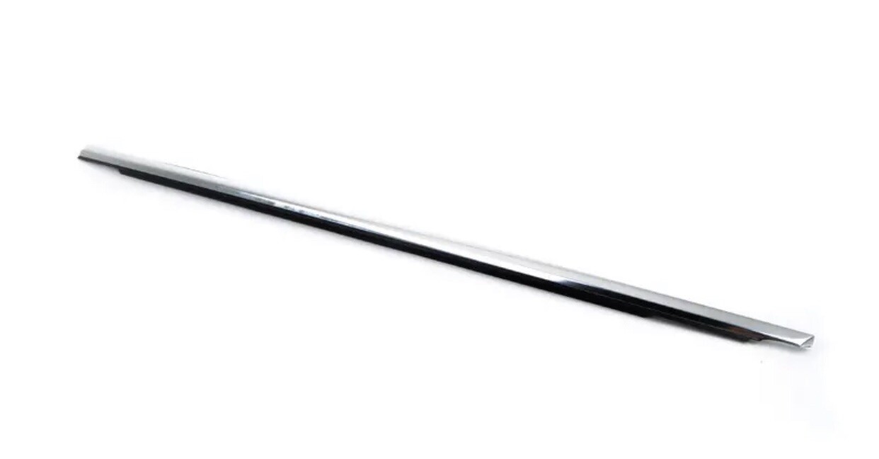 Lécheur de vitre Audi A3 8V fini chrome noir satiné | Baguette avant gauche 8V5853283B2
