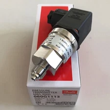 1PCS New Danfoss pressure transmitter MBS 3000 060G1113 In Box