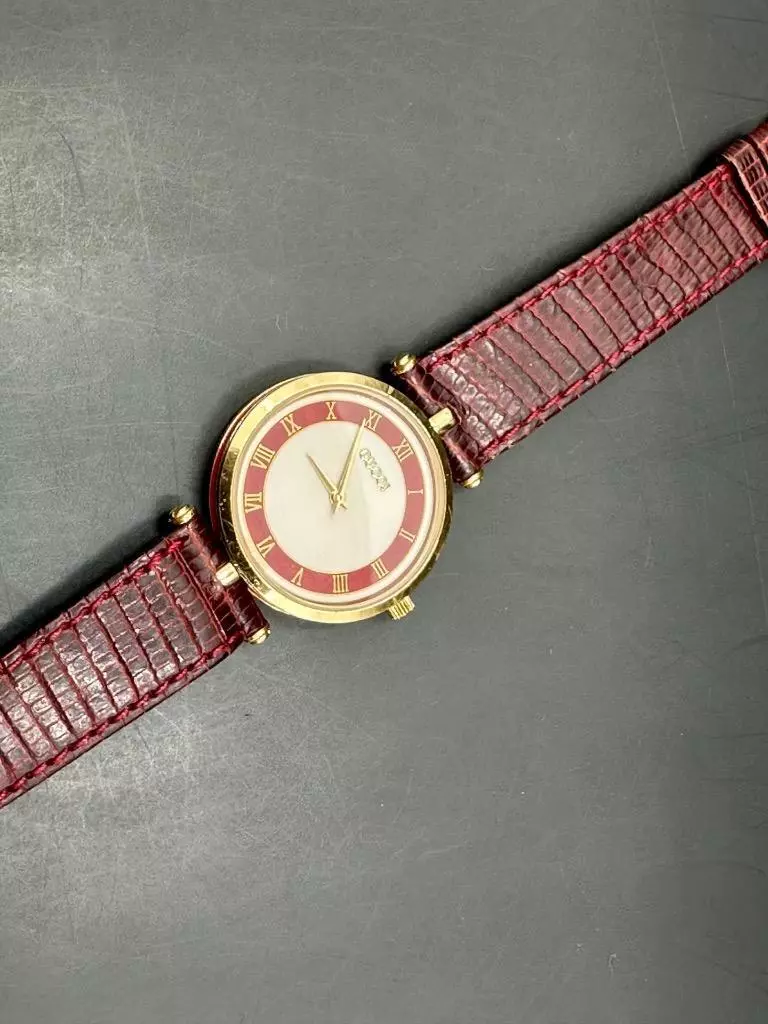 Montre habillée vintage Gucci 2000m GP Bourgogne