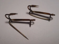 10 MUSTAD #7 DOUBLE LIMERICK OUTSIDE HOOKS WITH SAFETY PIN RINGED BRONZED 79041