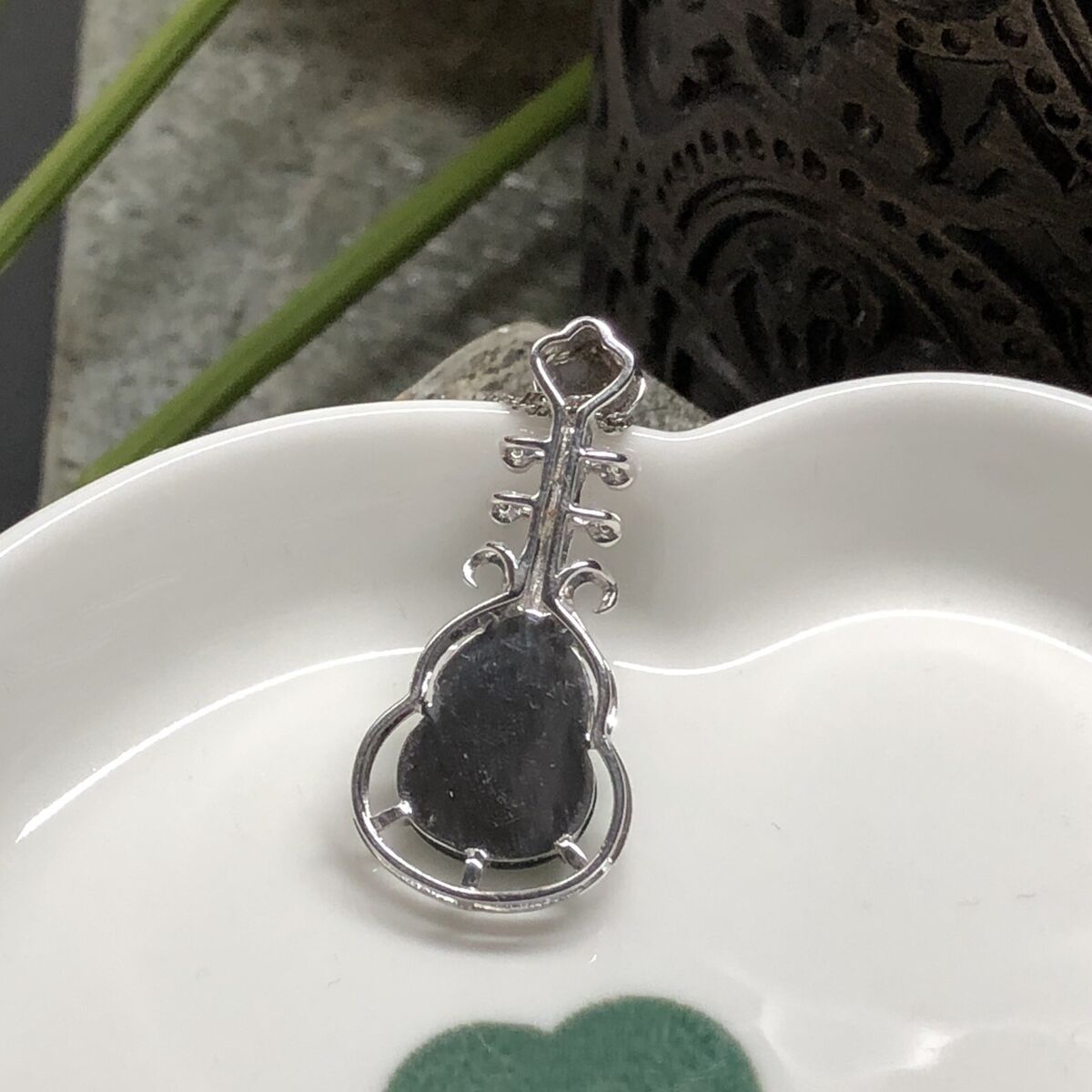 Sale Myanmar Grade A Jadeite Jade Yang Green Gourd Guitar Sale Myanmar Grade A Jadeite Jade Yang Green Gourd Guitar