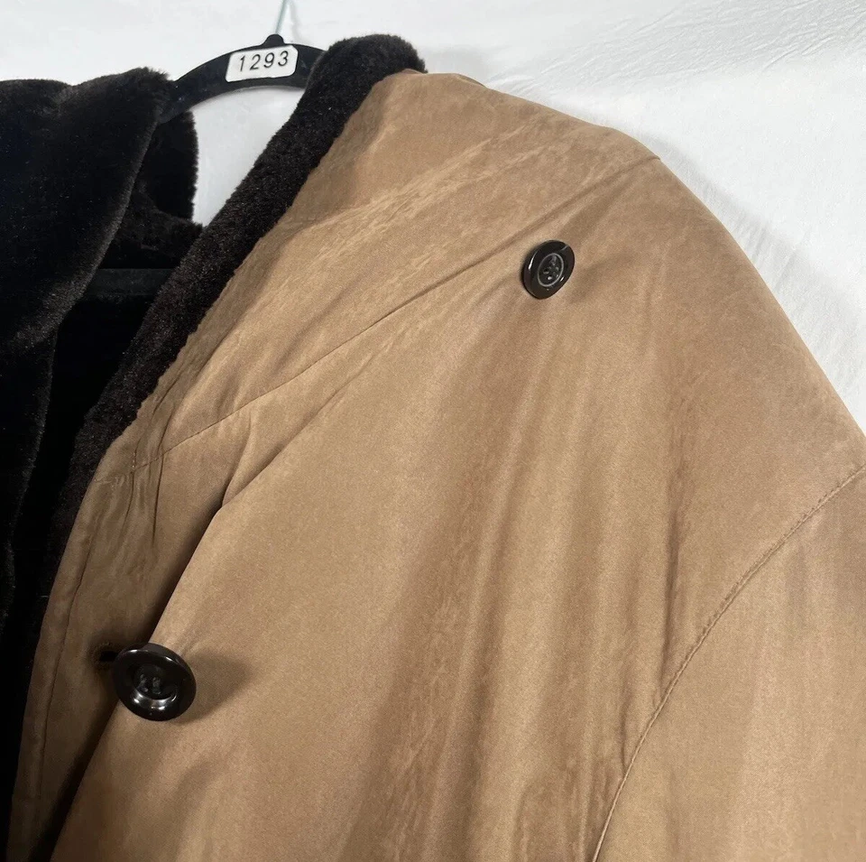 ABRIGO DISEÑO UD UTEX CON CAPUCHA DE PIEL Botones Talla Grande Foto 3 de 4