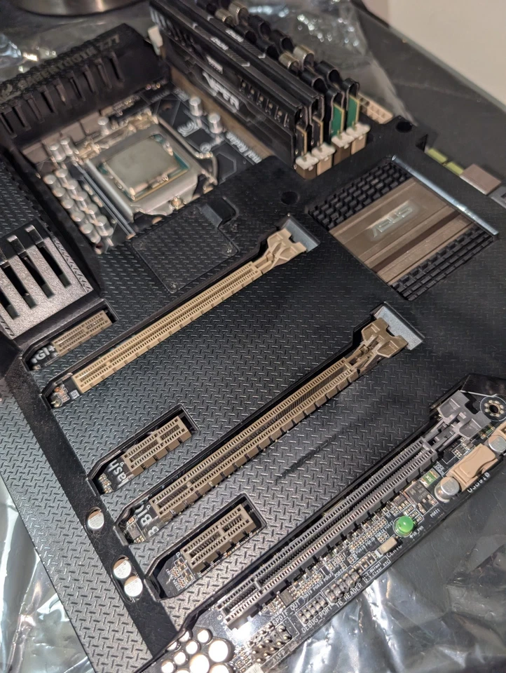 Asus Sabertooth Z77 + i5-2500K + 14GB DDR3 | LGA1155 Retro Gaming Bundle w/ I/O - Image 4 of 4