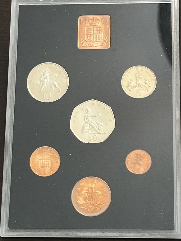 The Decimal Coinage of Great Britain And Northern Ireland 1971 Proof Set - Image 3 of 4