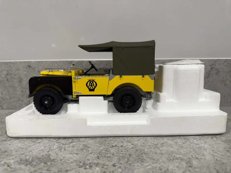 Minichamps - 1948 Land Rover - AA Road Service/Breakdown - 1:18 Scale - Mint/New - Image 2 of 4
