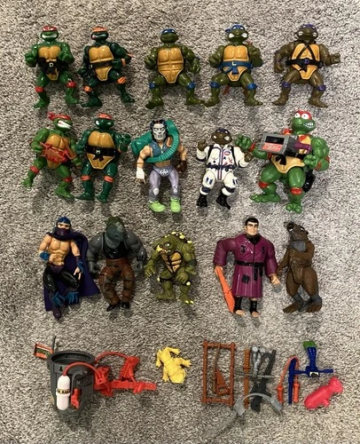 Lot of 18 Teenage Mutant Ninja Turtles 1988-1992 Vintage Action Figures Weapons