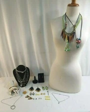 Vintage 27pc VIBRANT COLORS Jewelry Lot ZAD, Purple Rstones, Peacock MMLot 43