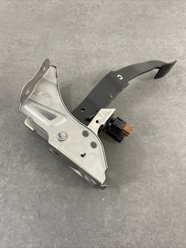 Genuine Nissan Brake Pedal New For Nissan Skyline R33 GTST - Picture 14 of 14