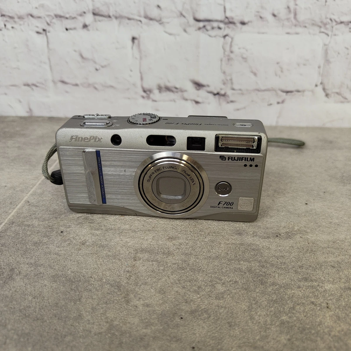 Fujifilm FinePix F700 Digital Cameras for Sale - Shop New & Used