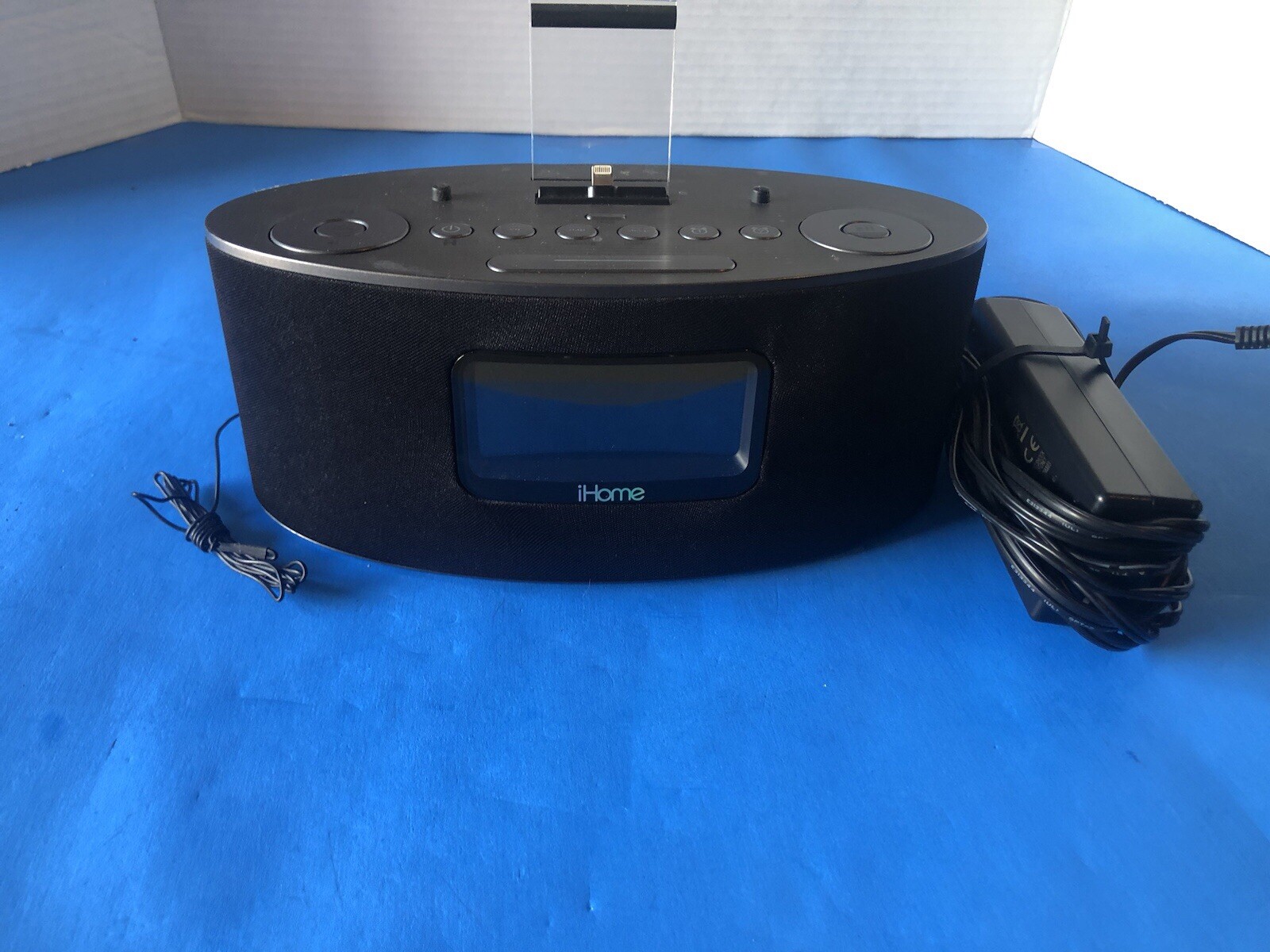 iHome Model iDL 46 Dual Charging Stereo FM Clock Radio W/Lightning Dock Tested