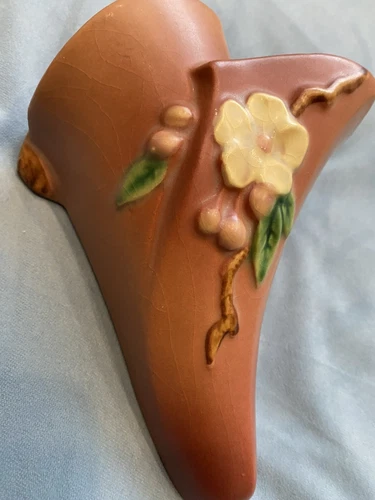 Roseville Mid-Century Apple Blossom Wall Pocket Pink 8.25”L x 6”W