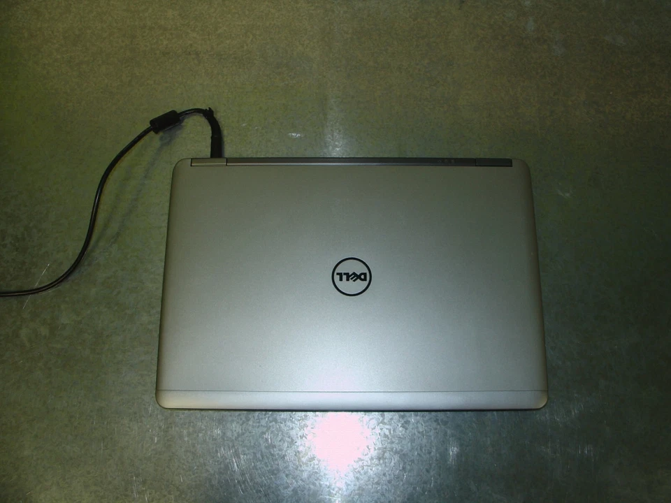 UltraBook Dell Latitude E7440 Intel Core i5-4310 (4.ª generación) 2,00 GHz 2 GB de RAM sin disco duro Foto 2 de 4