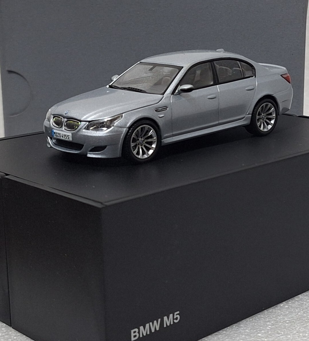 BMW 5-Series M5 (E60) 2005 Silver 1:43 Kyosho 80420391744 Diecast