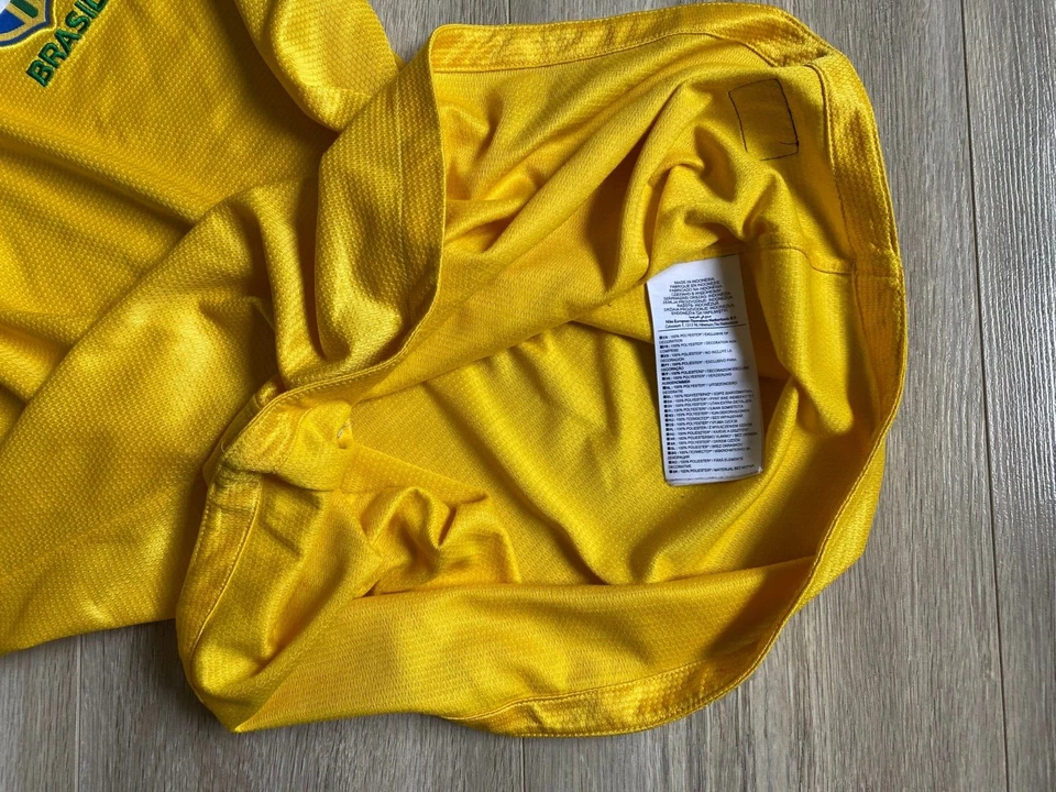 Brasil Home Football Shirt 2012/2013 Jersey Soccer Brasil Camiseta Amarillo N... - Imagen 4 de 4