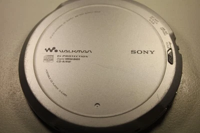 Walkman Sony D-EJ985 Silber Gebraucht Defekt Ungetestet Tragbarer CD Player - Bild 1 von 4