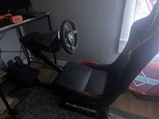 Limited Edition Forza Motorsport 4 Playseat with thrustmaster wheel and pedals