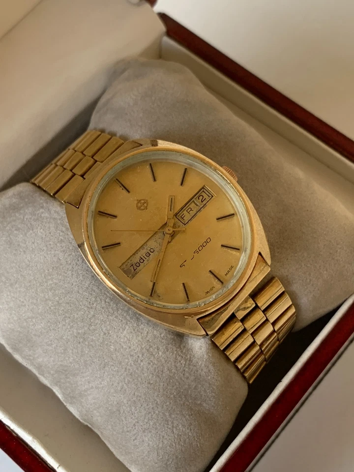 RELOJ ZODIAC SST 36000 VINTAGE AÑOS 70 OVALADO DÍA-FECHA CHAPADO EN ORO AUTOMÁTICO 35 MM Foto 3 de 4