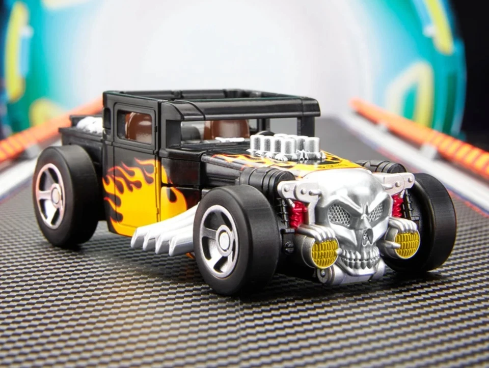 Transformers Collaborative Hot Wheels x Transformers Class Bone Shaker*IN-STOCK* - Image 2 of 4