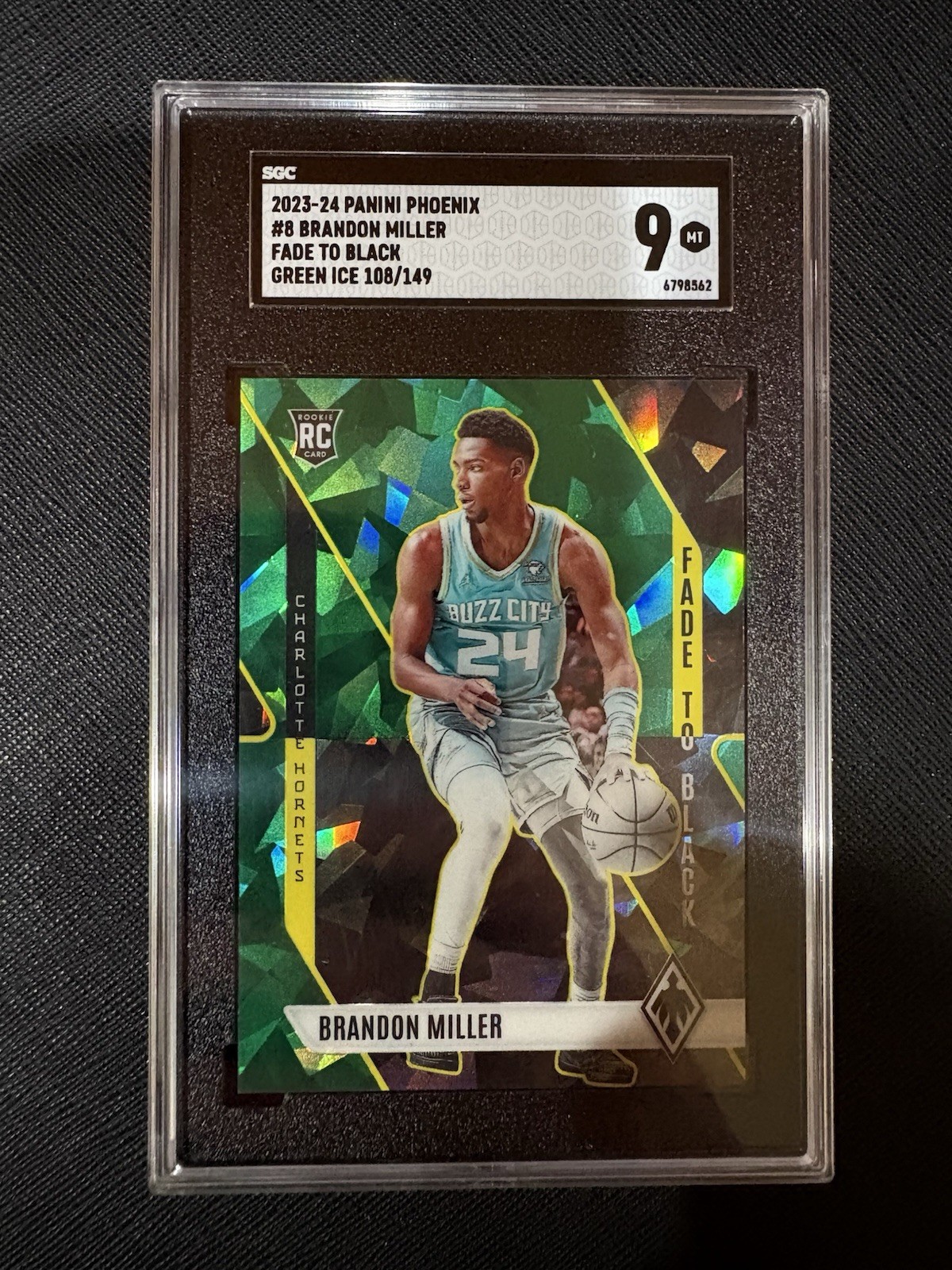 2023-24 Panini Phoenix - Fade to Black Brandon Miller #8 Green Ice /149 (RC)