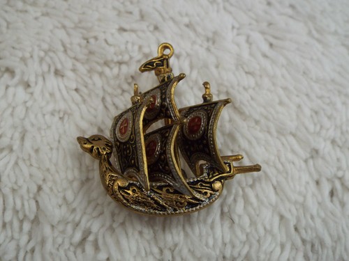Damascene Brass Spanish Galleon Ship Pin (C52)