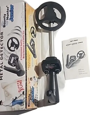 Bounty Hunter Junior Metal Detector  Adjustable Length MINT