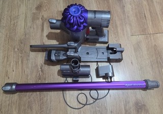 Dyson V6 Animal Cordless Vaccum Cleaner In Purple & Grey