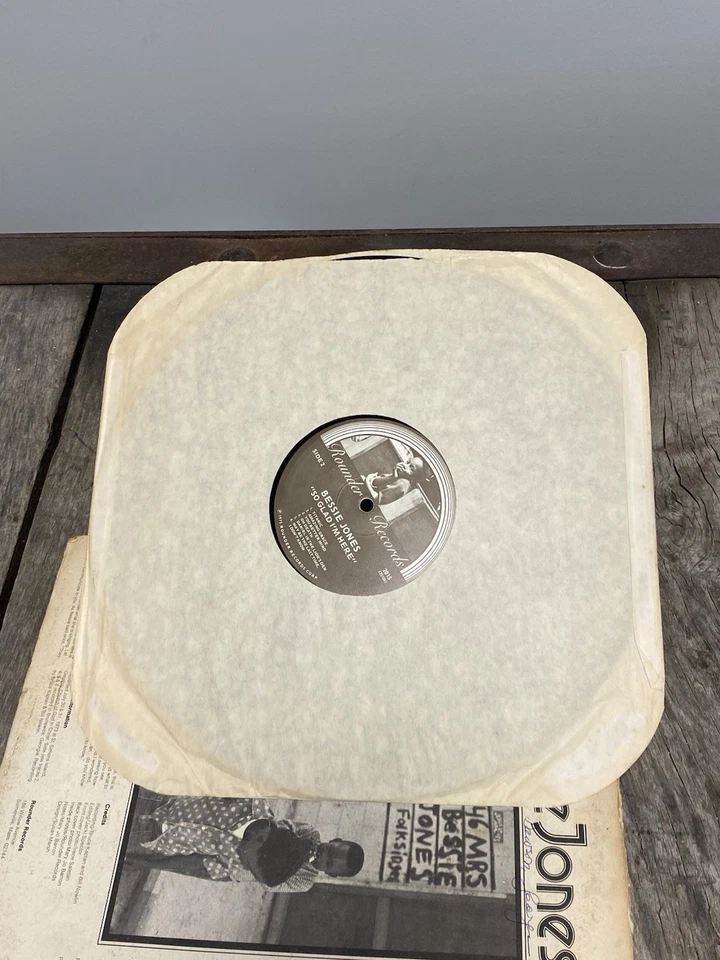 Signed Bessie Jones So Glad I'm Here Vinyl LP  Folk World Record 1975 Rounder Foto 4 de 4