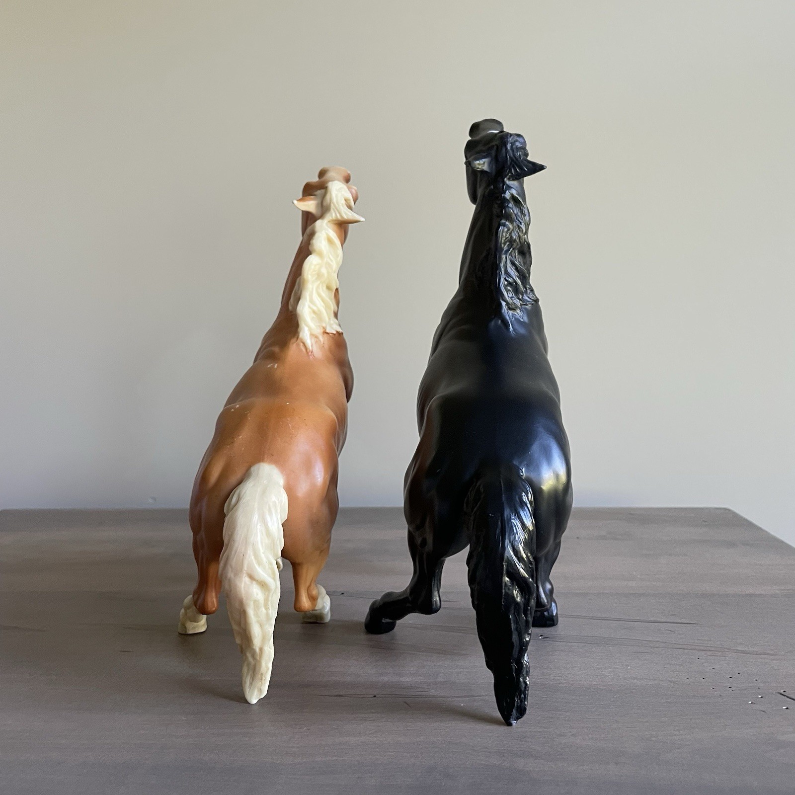 Breyer Horse Semi Rearing American Mustang #118 Traditional Model SHRINKY? *Read