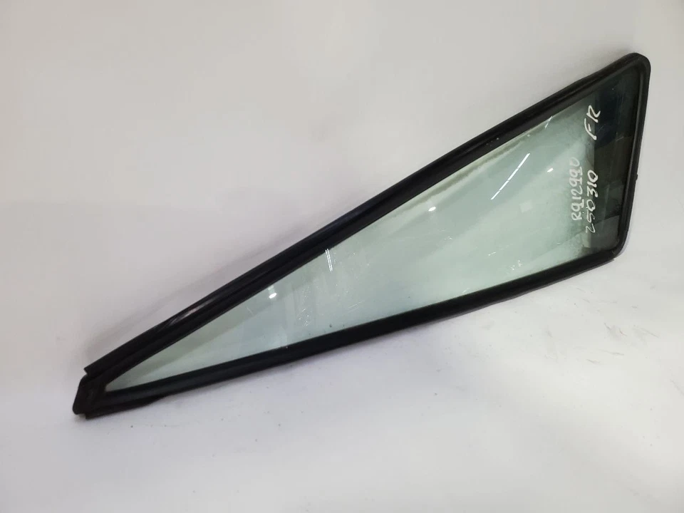 Vidrio de ventilación de puerta delantera derecha usado se adapta a: 1997 Suzuki X90 delantero derecho grado A Foto 2 de 4