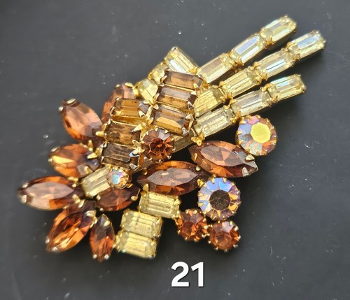 choose one Vintage brooch for yourself from my collection, pick by one! - Foto 46 di 109