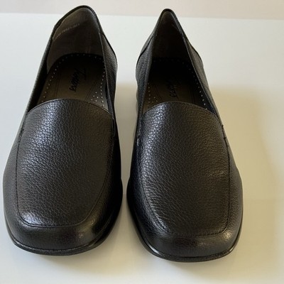 Trotters Deanna Womens Size 10 W Shoes Black Leather Slip On Loafers 10W